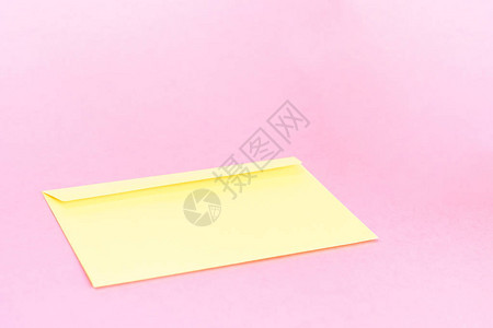 黄色粉信封品牌模型粉色糊图片