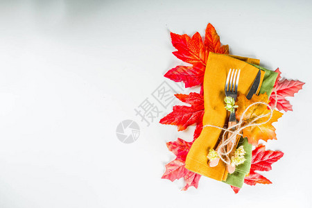 菜单或邀请的秋季卡片背景图片