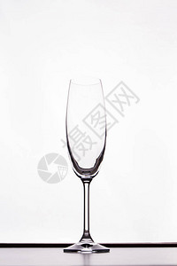 白色的空香槟杯子干净透明的杯子来喝酒精饮料图片