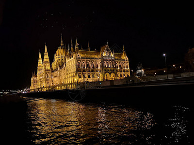 匈牙利布达佩斯议会大楼在晚上艺术的图片