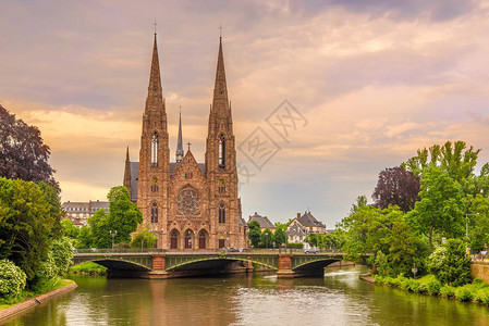 与法国斯特拉斯堡的河口Ill在圣图片