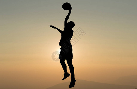 打篮球的人侧影图片