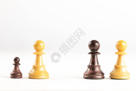 以黑白棋为代表的自卑种族主义背景图片