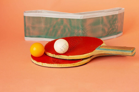 乒乓球乒乓球拍和球复制空间图片