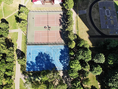 鸟瞰的奥林匹克球场和网球场图片