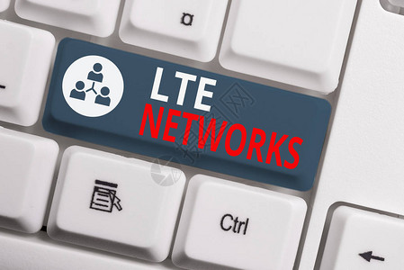 显示Lte网络的文本符号展示可用于无线通信的最快网络连接的商业照片白色pc键盘背景图片
