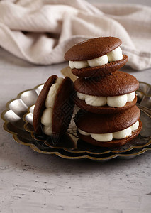 巧克力饼干配棉花糖做甜点图片