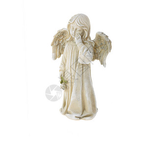 孤立在白色背景上的天使雕像背景图片
