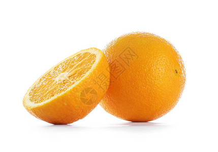 白色背景上成熟多汁的橙子图片