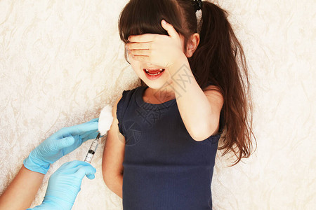 儿童接种疫苗注射有图片
