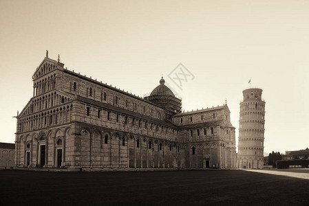 意大利比萨的落叶塔和大教堂是世界图片
