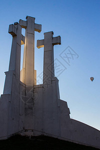 维尔纽斯的象征三十字山上的纪念碑图片