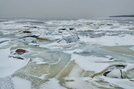 寒冷的冬天海湾图片