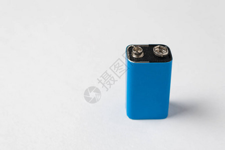白色背景的蓝色PP3蓄电池收集背景图片