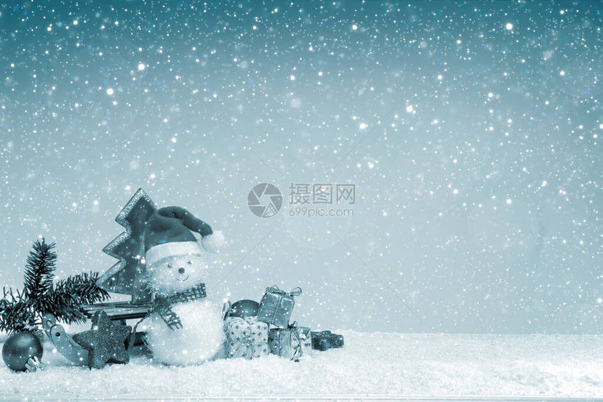 圣诞雪人带围巾和圣图片