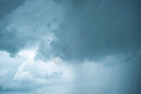 大雨天雷暴自然环境中的黑暗巨云天空黑色图片