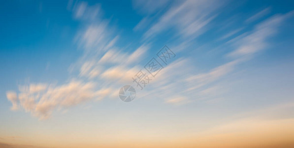 抽象的天空和云彩自然背景图片