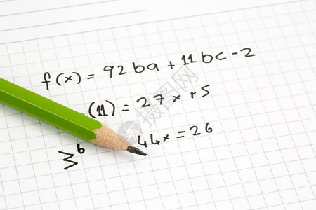 手写数学公式的特写教育概念背景图片