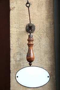 古色香的门铃和空白的色门牌图片