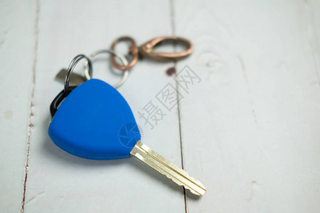 蓝色汽车遥控警报控制钥匙覆盖硅酮木图片