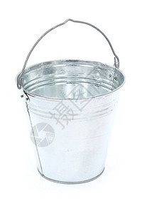 白色背景上的空金属桶高清晰度照片图片