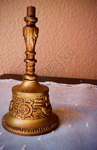 吸引眼球的小铜铃背景图片
