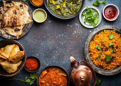 印度传统菜肴和开胃菜的开销图片