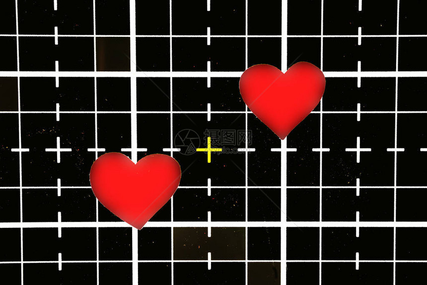 两颗心在几何网格上图片