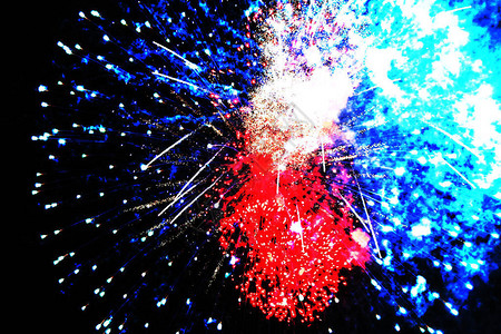 万圣节圣诞节独立日新年明亮的蓝色蓝色和红色烟花灯的花图片