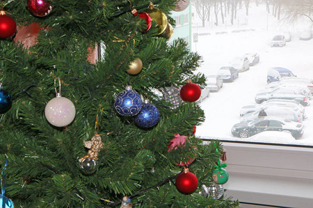 装饰精美的优雅圣诞树图片