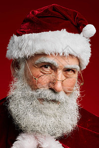 圣诞老人的童话般的头部和肩膀肖像图片