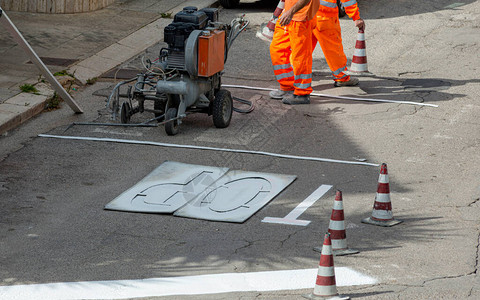 用于公路和交通标志油漆的公路建筑工人机图片