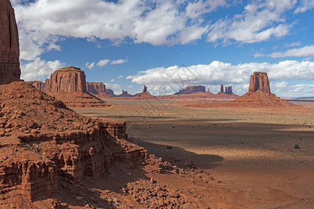 亚利桑那州古迹谷地沙漠红图片