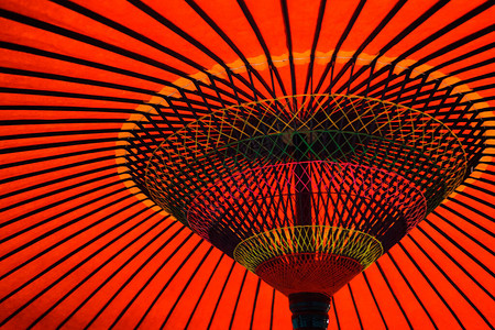 红色日本伞的形象图片