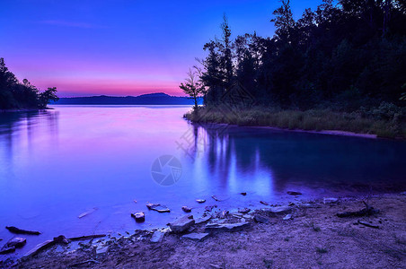 洞润湖黄昏图片