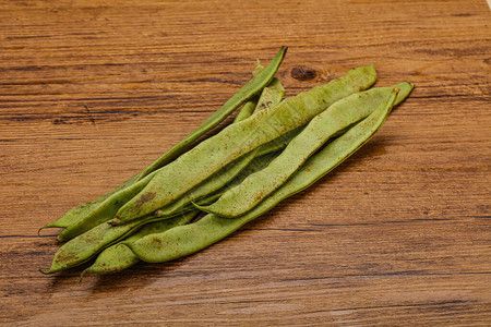 素食菜肴烹饪用的绿豆堆图片