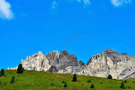 意大利多洛米特Dolomites的LatemarBobere图片