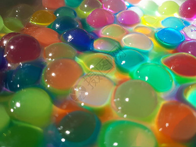 多色的水文凝胶球能支撑水和增加体积图片