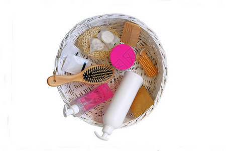 白色篮子中含有天然成分的化妆品天然化妆品在白图片