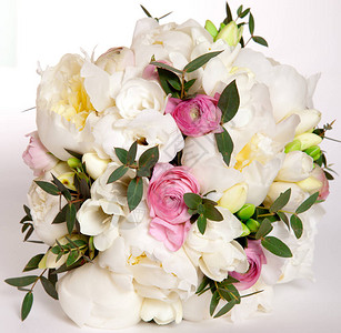 白色和粉红色的婚礼花束图片