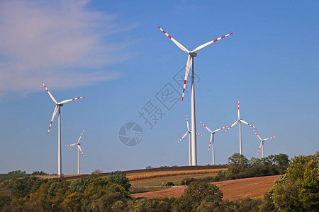 风力发电是利用气流通过风力涡轮机以械方式为发图片