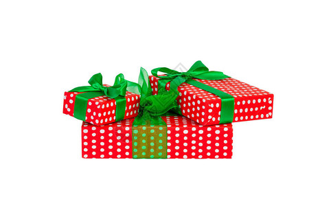 以绿丝带红纸手工制作的圣诞或其他节日礼物组图片
