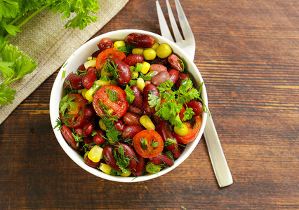 红豆玉米和西红柿沙拉图片