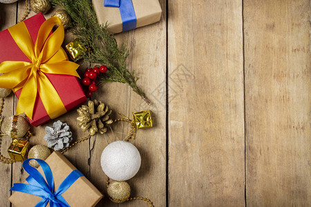 礼物和圣诞装饰品图片