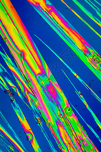 显微镜下偏光下的尿素晶体图片