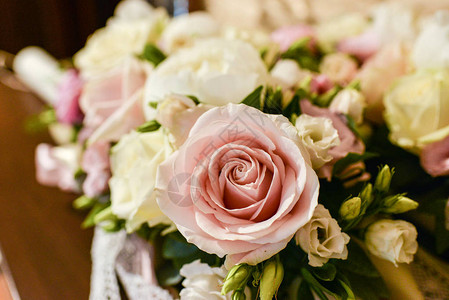 婚礼的玫瑰花束图片