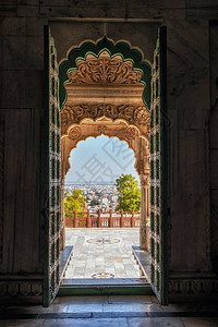 斋普尔地标在主陵墓或天花板入口处雕刻的图案印地安那州约德普尔JaswantThada和约德普尔jor插画