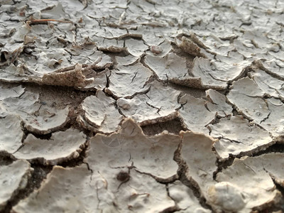有裂缝的地形无雨严重干旱褐色旱地伊比利亚半岛中心的农村地区图片