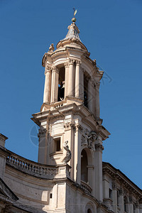 罗马纳沃广场的纪念碑和雕像图片