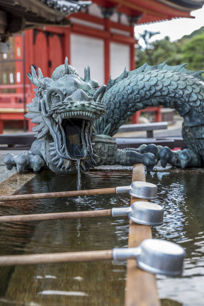 日本京都清水寺龙喷泉图片